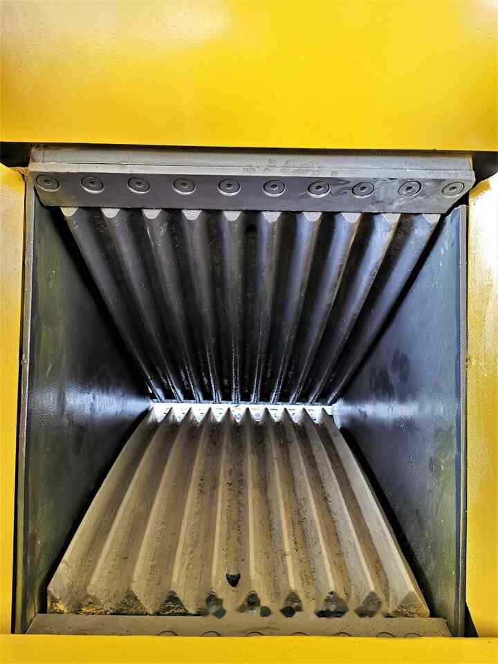 AME Crusher Bucket (MCB 40) - Godet pour Pelle: photos 5 AME Crusher Bucket (MCB 40) - Godet pour Pelle: photos 5
