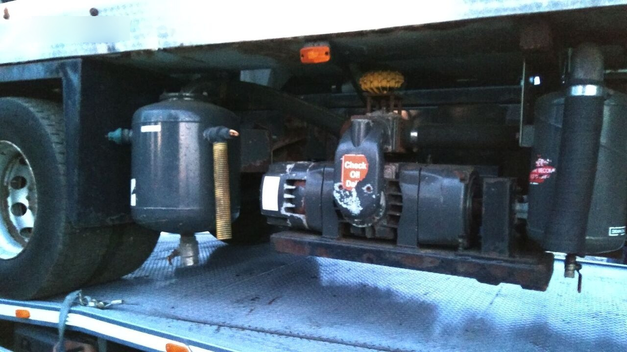 DAF LF55.220 jetter combi - Camion hydrocureur: photos 4 DAF LF55.220 jetter combi - Camion hydrocureur: photos 4