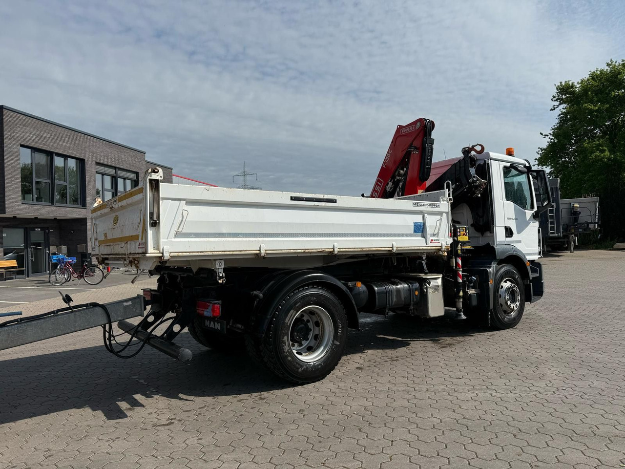 MAN TGM 18.320 4x2 BB Kran Fassi F135 Kipper Meiller - Camion grue: photos 3 MAN TGM 18.320 4x2 BB Kran Fassi F135 Kipper Meiller - Camion grue: photos 3