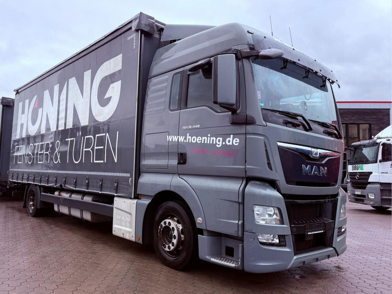 MAN TGX 18.440 LL Volumen LKW mit Staplerhalterung MAN TGX 18.440 LL Volumen LKW mit Staplerhalterung - Camion à rideaux coulissants: photos 2 MAN TGX 18.440 LL Volumen LKW mit Staplerhalterung MAN TGX 18.440 LL Volumen LKW mit Staplerhalterung - Camion à rideaux coulissants: photos 2