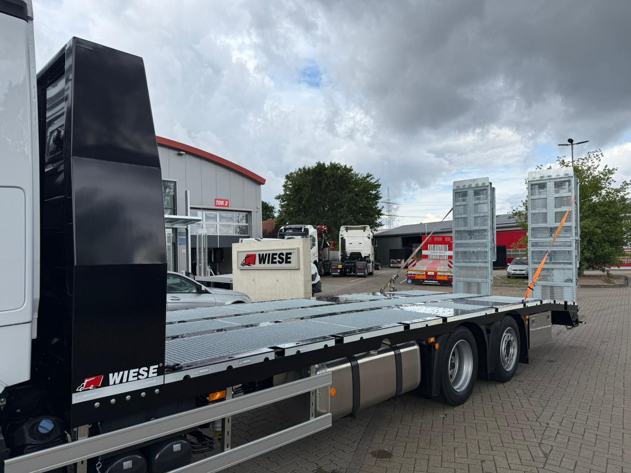 Mercedes-Benz Actros mit Rampen, Maschinentransporter - Camion porte-voitures: photos 2 Mercedes-Benz Actros mit Rampen, Maschinentransporter - Camion porte-voitures: photos 2