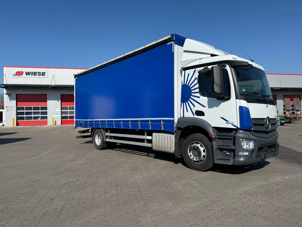 Mercedes-Benz Antos 1835 L - 4x2 Schiebeplane - Camion à rideaux coulissants: photos 1 Mercedes-Benz Antos 1835 L - 4x2 Schiebeplane - Camion à rideaux coulissants: photos 1