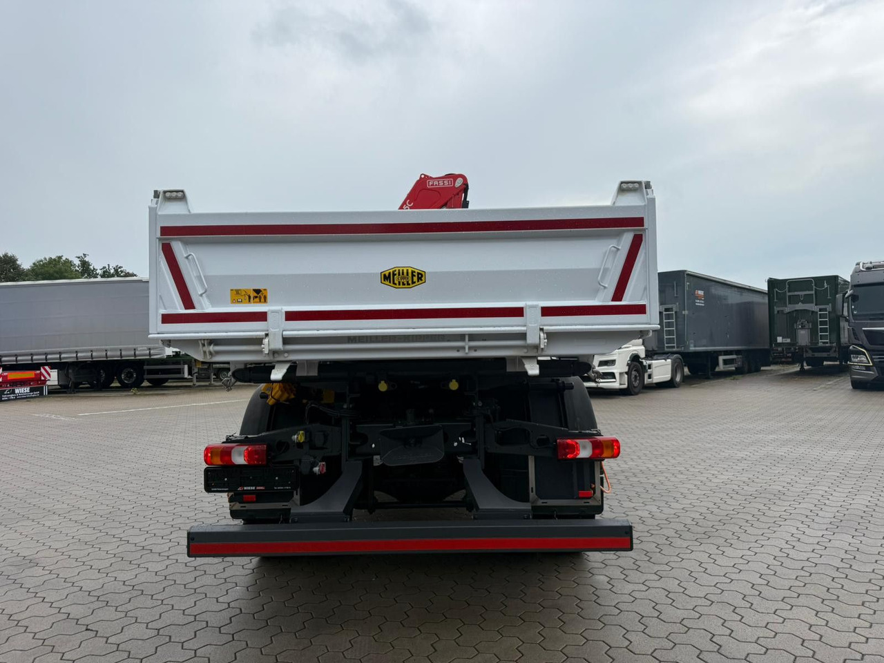 Mercedes-Benz Arocs 1835 4x2 Meiller Fassi F135 Kran Kipper - Camion grue: photos 5 Mercedes-Benz Arocs 1835 4x2 Meiller Fassi F135 Kran Kipper - Camion grue: photos 5