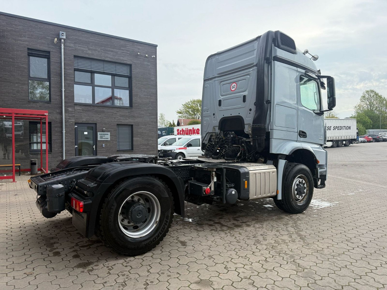 Mercedes-Benz Arocs 1848 4x4 HAD Allrad mit Hydraulik LOF - Tracteur routier: photos 4 Mercedes-Benz Arocs 1848 4x4 HAD Allrad mit Hydraulik LOF - Tracteur routier: photos 4