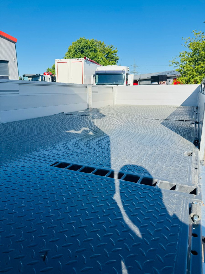 Volvo FH 500 8x2 mit F710RA.2.27 L426 und V20 Winde - Camion plateau, Camion grue: photos 4 Volvo FH 500 8x2 mit F710RA.2.27 L426 und V20 Winde - Camion plateau, Camion grue: photos 4