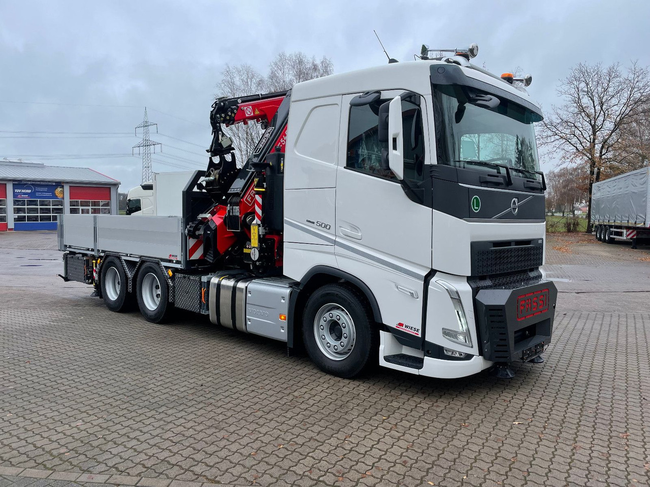 Volvo FH500 6x4 Fassi F545RA 2.27 mit Jib und Winde - Camion plateau, Camion grue: photos 1 Volvo FH500 6x4 Fassi F545RA 2.27 mit Jib und Winde - Camion plateau, Camion grue: photos 1