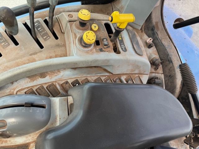 New Holland T7.200 - Tracteur agricole: photos 4 New Holland T7.200 - Tracteur agricole: photos 4