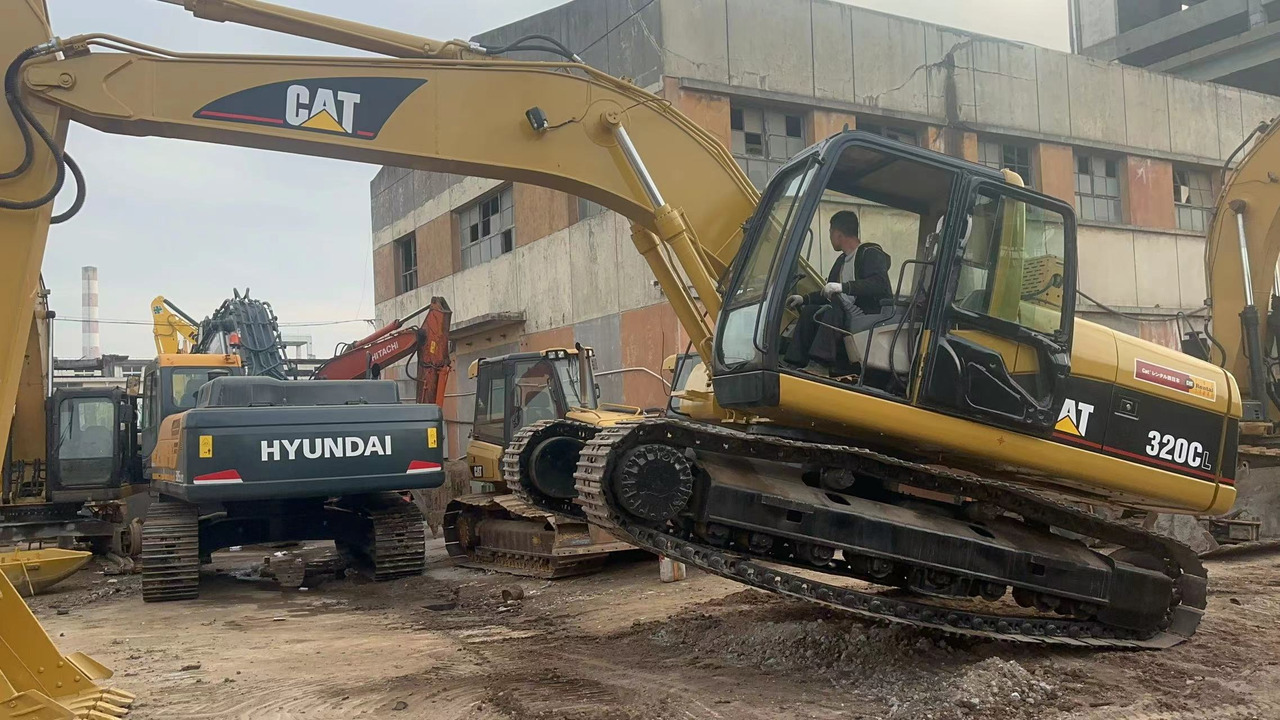 CATERPILLAR 320C - Pelle sur chenille: photos 4 CATERPILLAR 320C - Pelle sur chenille: photos 4