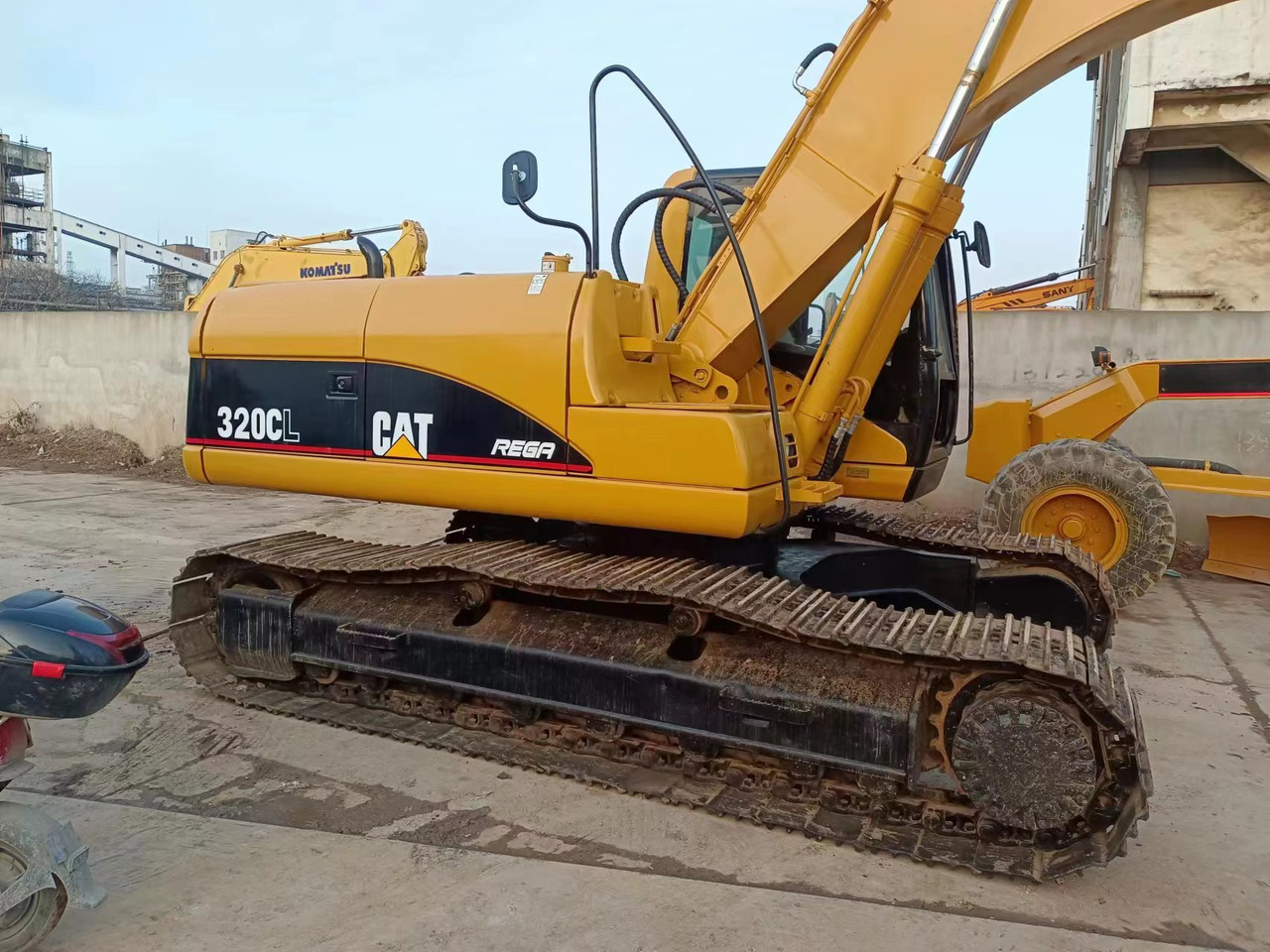 CATERPILLAR 320CL - Pelle sur chenille: photos 4 CATERPILLAR 320CL - Pelle sur chenille: photos 4