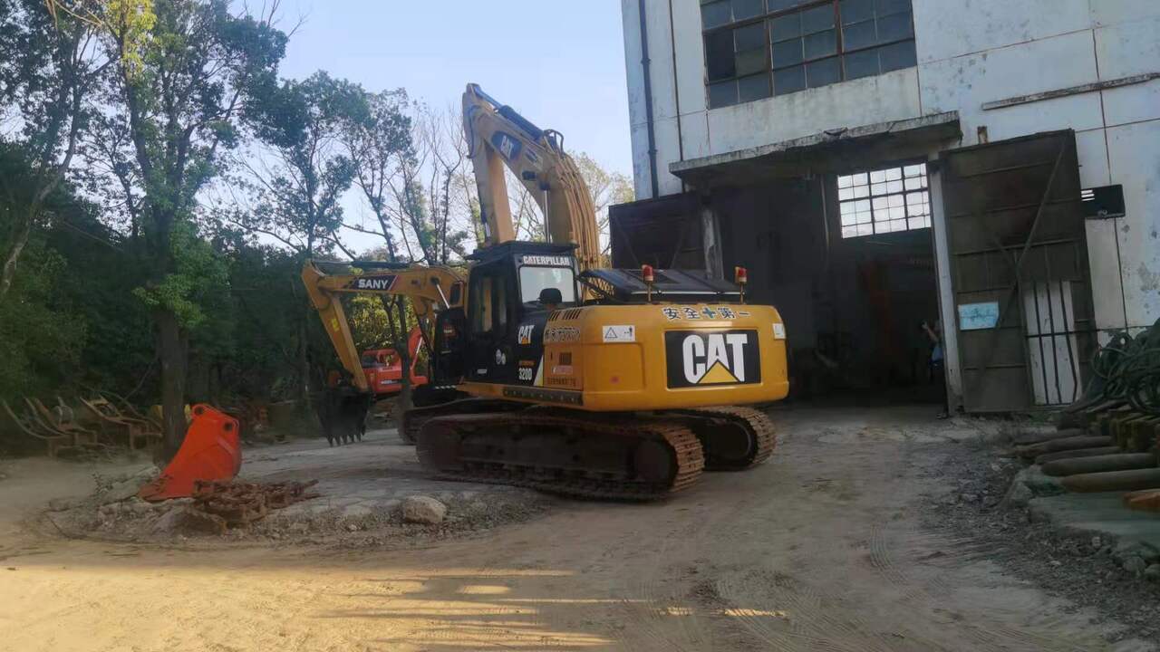 CATERPILLAR 320D - Pelle sur chenille: photos 3 CATERPILLAR 320D - Pelle sur chenille: photos 3