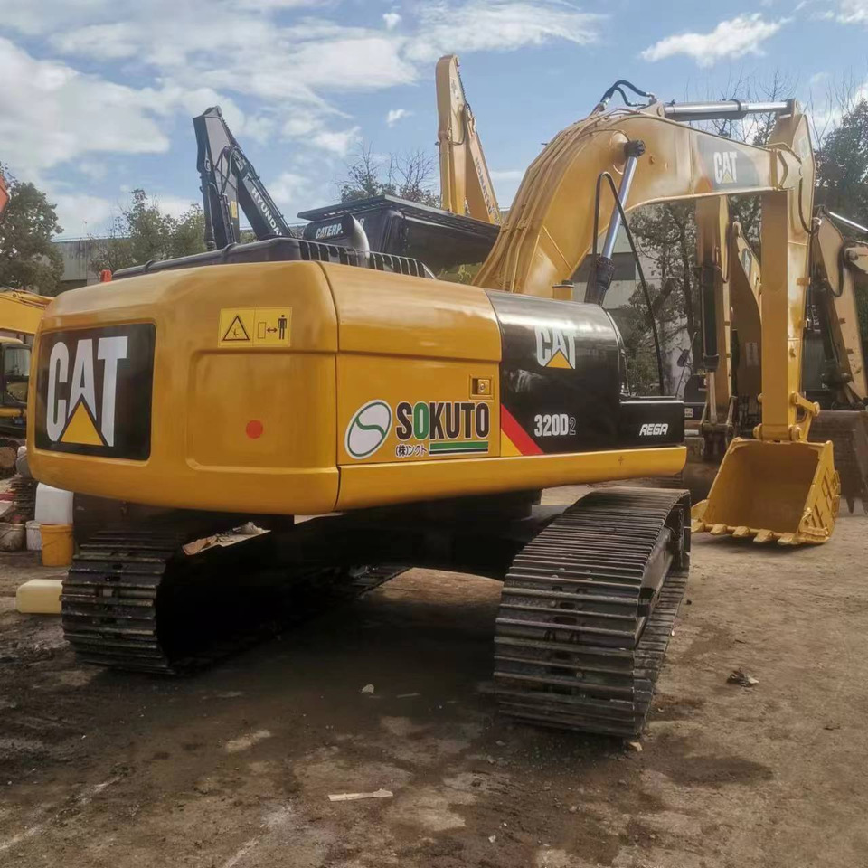 CATERPILLAR 320D2 - Pelle sur chenille: photos 2 CATERPILLAR 320D2 - Pelle sur chenille: photos 2