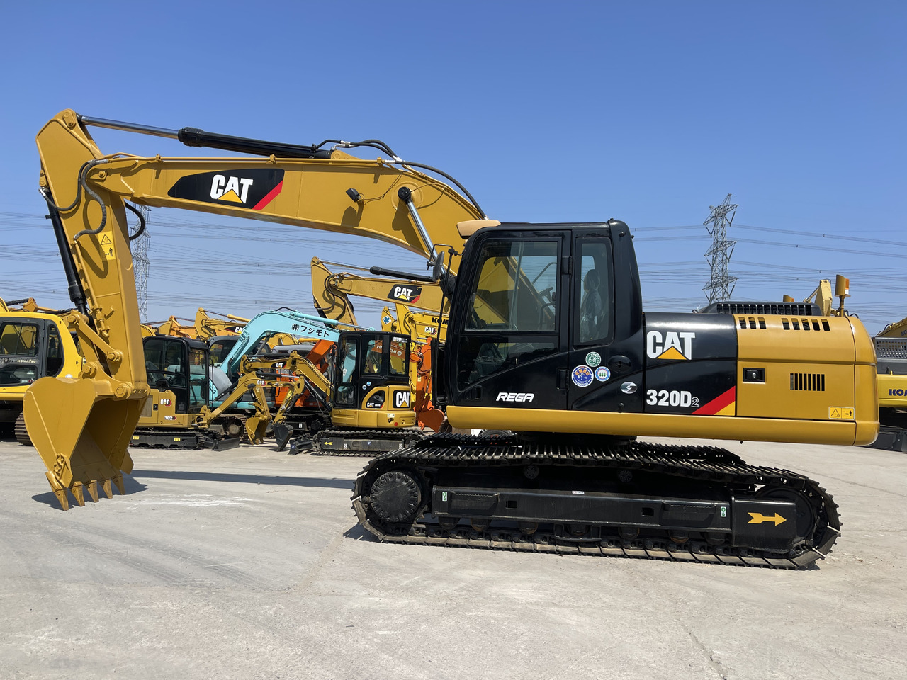 CATERPILLAR 320D2 - Pelle sur chenille: photos 1 CATERPILLAR 320D2 - Pelle sur chenille: photos 1