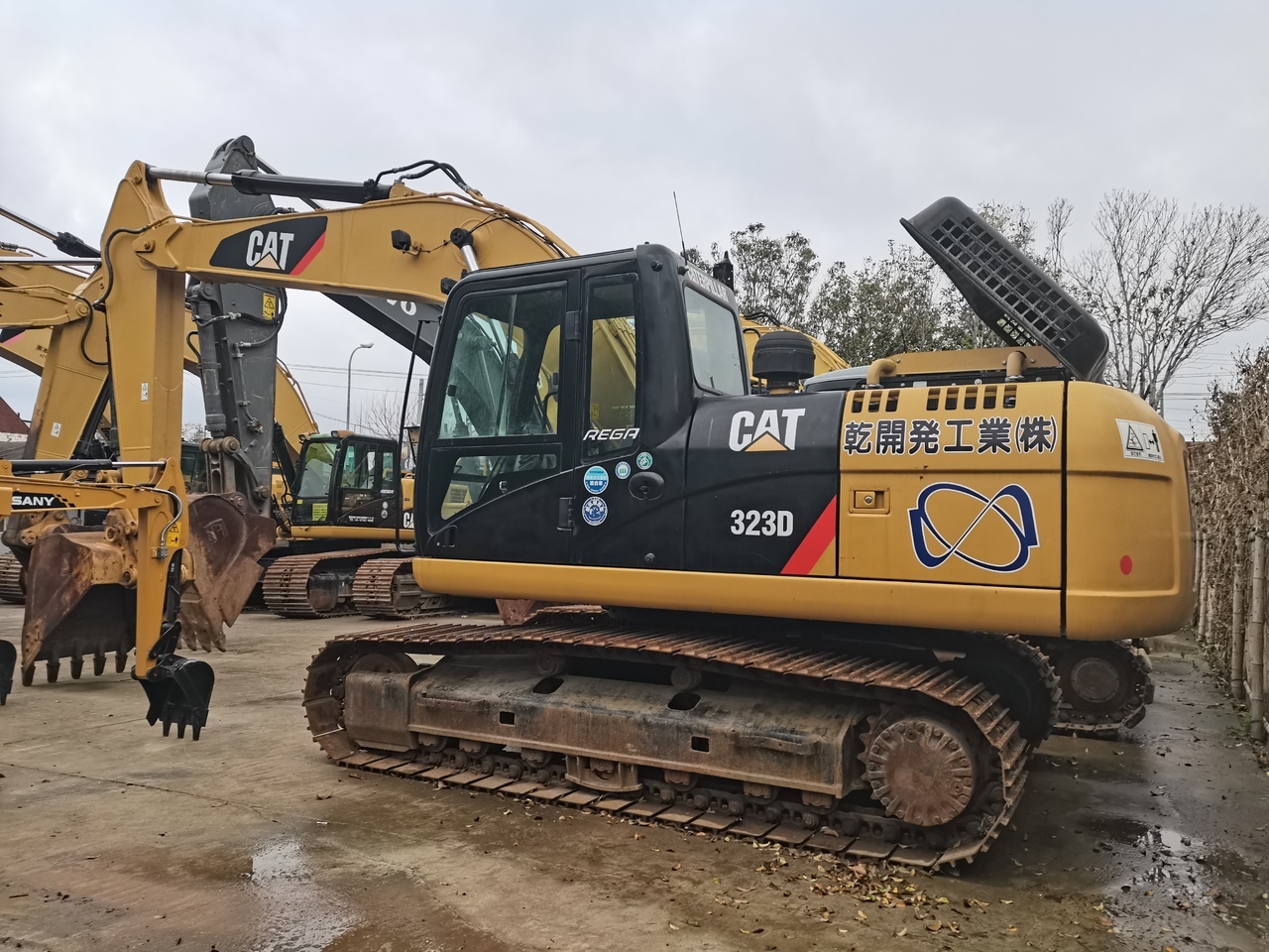 CATERPILLAR 323D - Pelle sur chenille: photos 1 CATERPILLAR 323D - Pelle sur chenille: photos 1