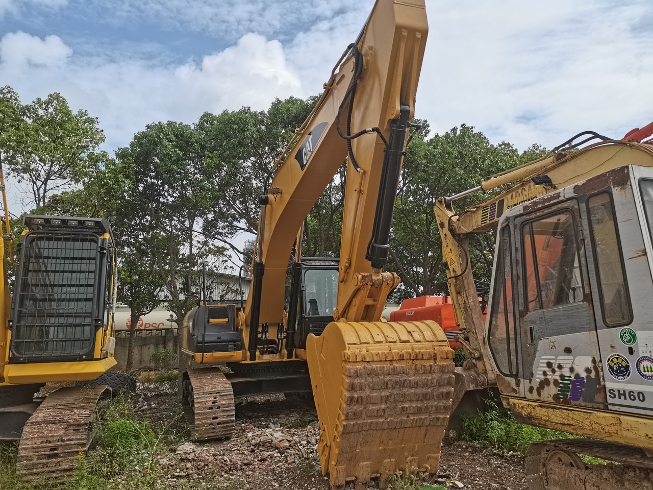 CATERPILLAR 325C - Pelle sur chenille: photos 1 CATERPILLAR 325C - Pelle sur chenille: photos 1