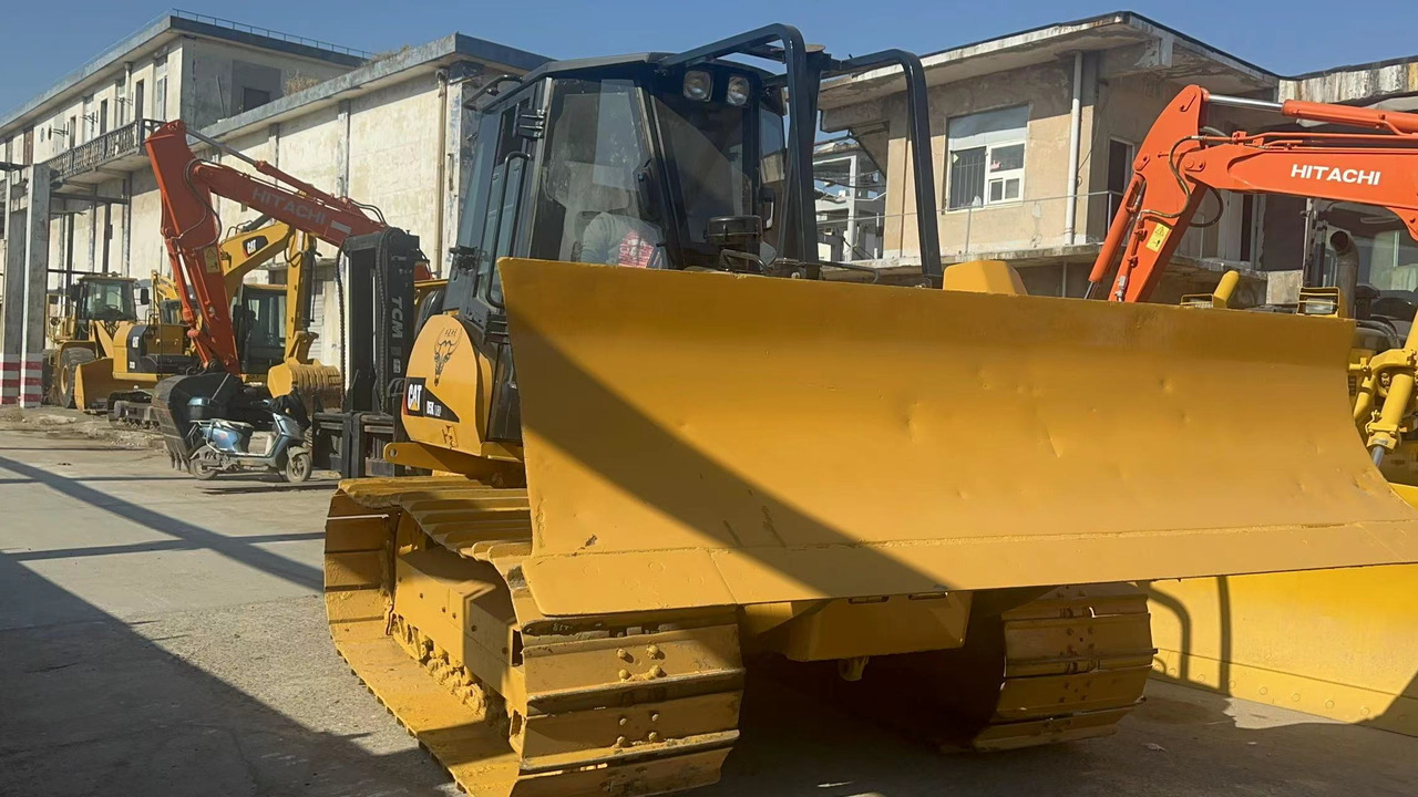 CATERPILLAR CAT-D5K-bulldozer - Bulldozer: photos 3 CATERPILLAR CAT-D5K-bulldozer - Bulldozer: photos 3