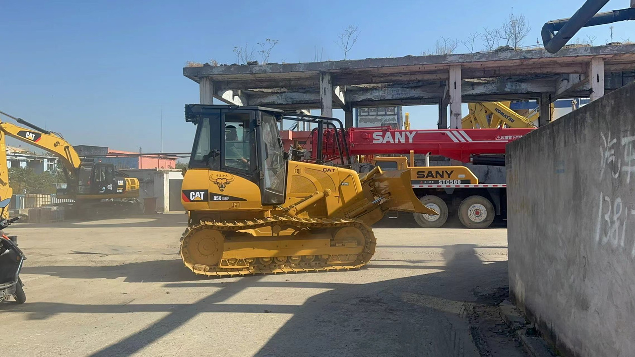 CATERPILLAR D5K - Bulldozer: photos 1 CATERPILLAR D5K - Bulldozer: photos 1