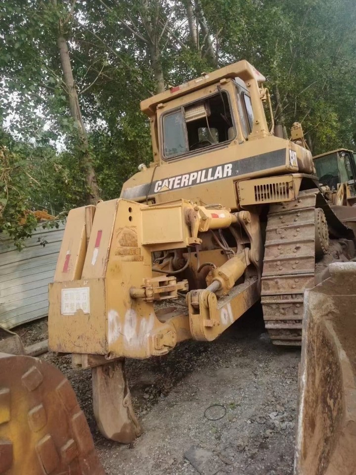 CATERPILLAR D8N - Bulldozer: photos 1 CATERPILLAR D8N - Bulldozer: photos 1