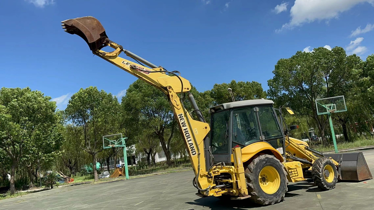 CNH LB95B-4PT - Tractopelle: photos 2 CNH LB95B-4PT - Tractopelle: photos 2