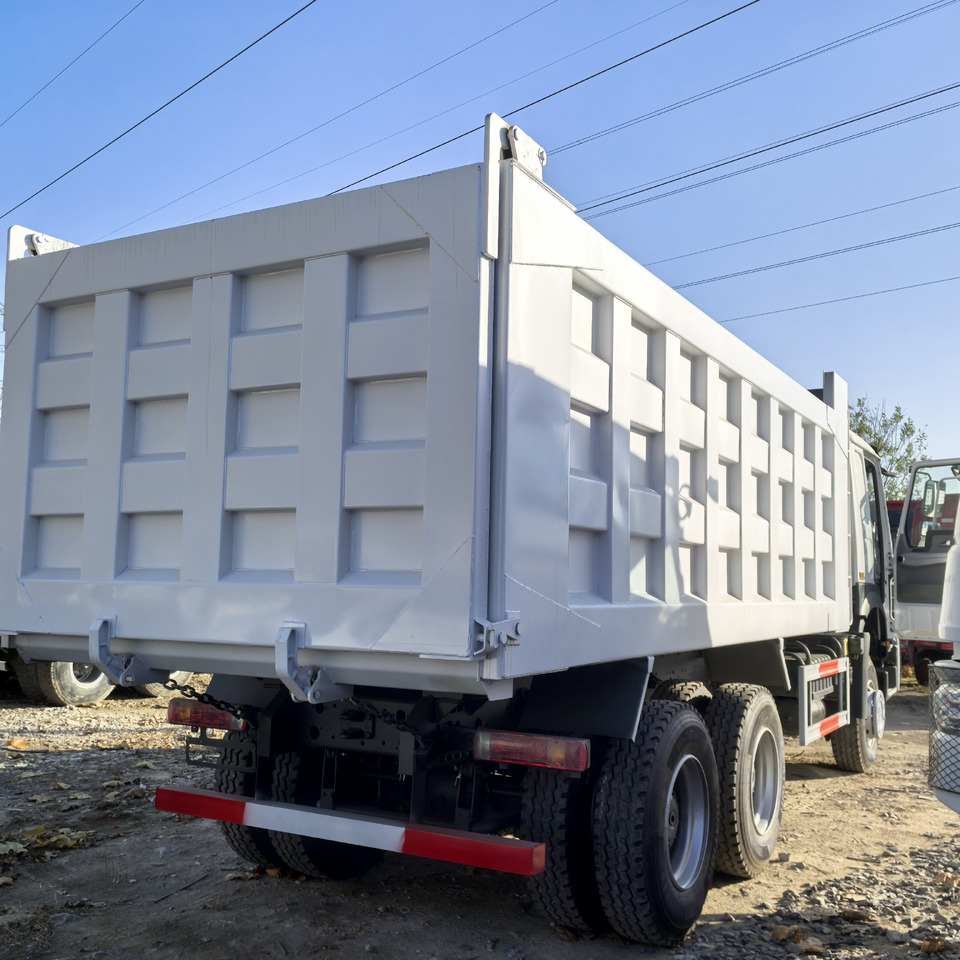 SINOTRUK HOWO 6X4 - Camion: photos 4 SINOTRUK HOWO 6X4 - Camion: photos 4
