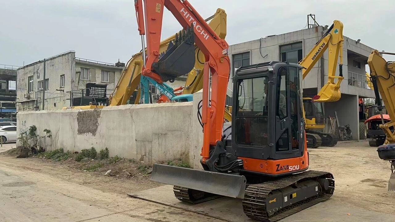 HITACHI ZX50U-2 - Mini pelle: photos 4 HITACHI ZX50U-2 - Mini pelle: photos 4