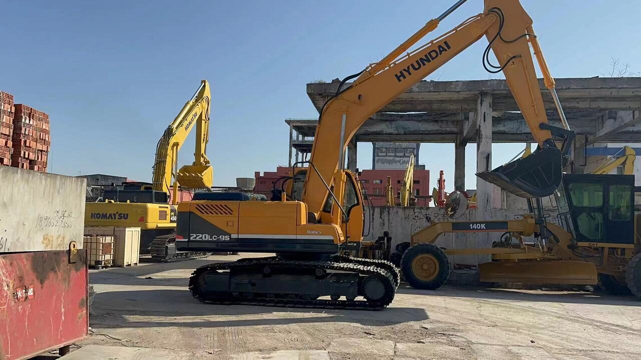 HYUNDAI 220LC-9S-excavator - Pelle sur chenille: photos 1 HYUNDAI 220LC-9S-excavator - Pelle sur chenille: photos 1
