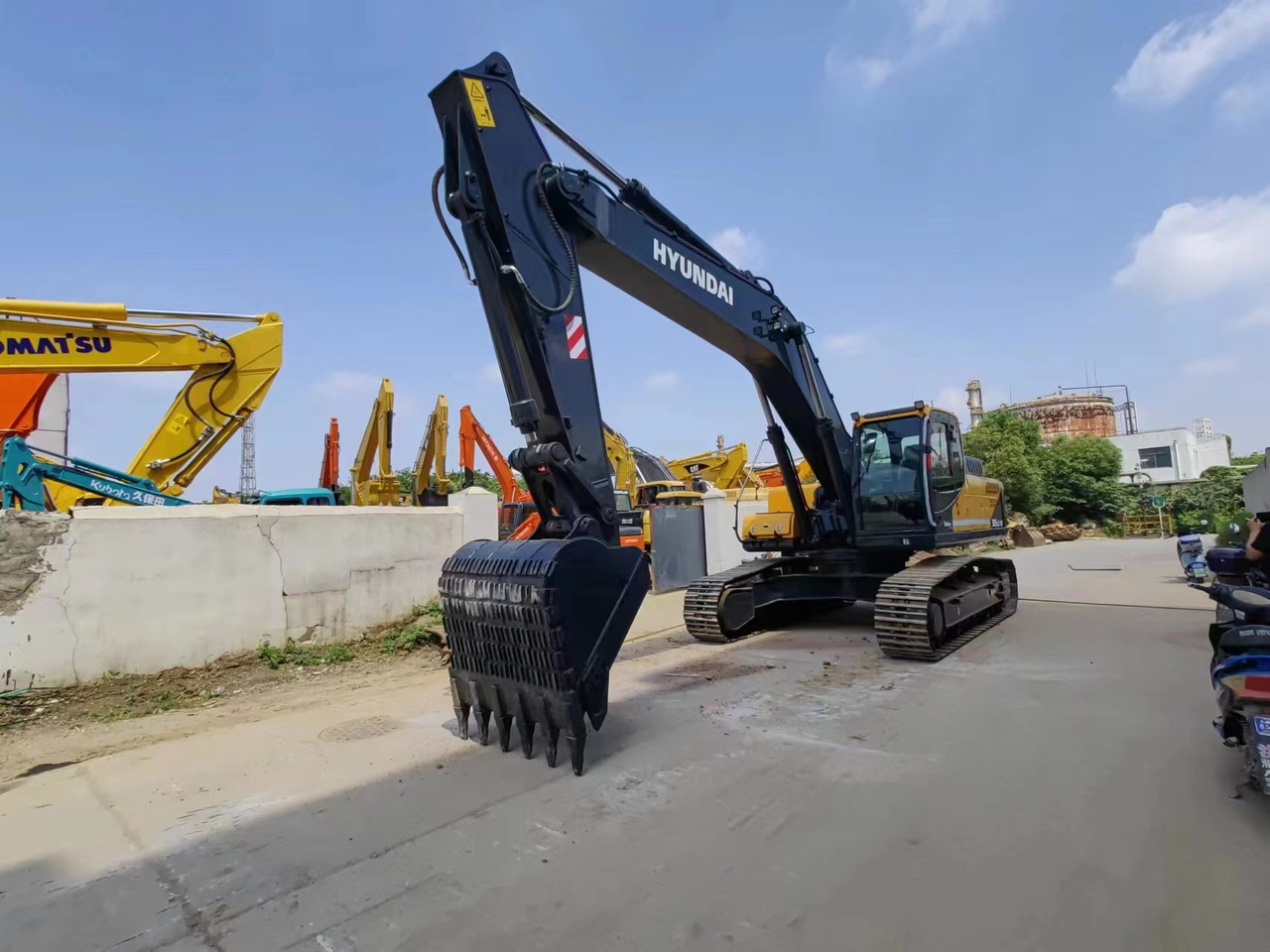 HYUNDAI R305LC-9T - Pelle sur chenille: photos 2 HYUNDAI R305LC-9T - Pelle sur chenille: photos 2