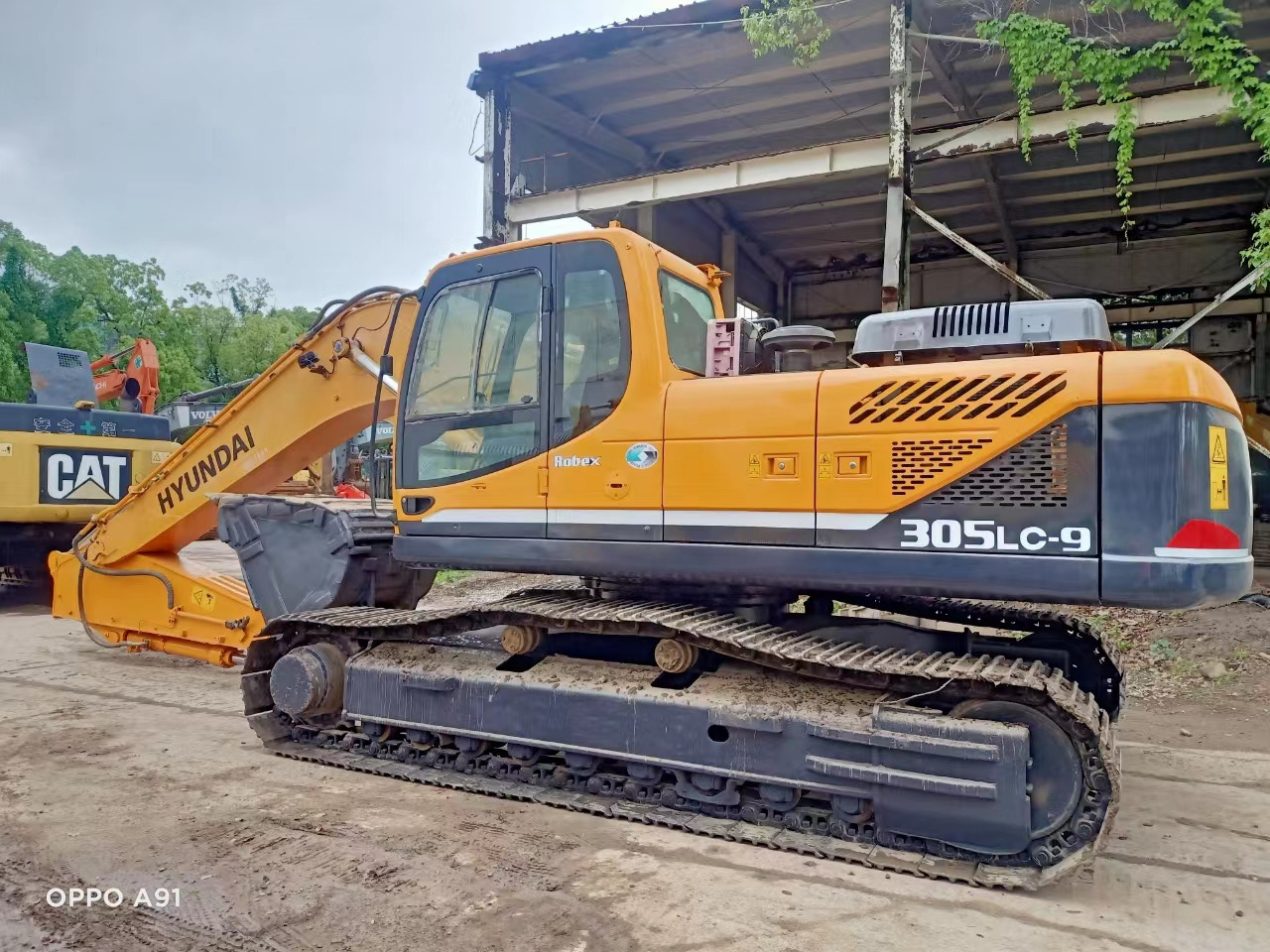 HYUNDAI R305LC-9T - Pelle sur chenille: photos 4 HYUNDAI R305LC-9T - Pelle sur chenille: photos 4