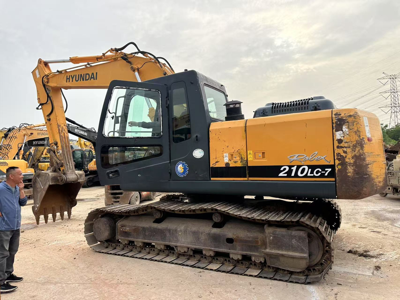 Hyundai R210LC-7 - Pelle sur chenille: photos 4 Hyundai R210LC-7 - Pelle sur chenille: photos 4