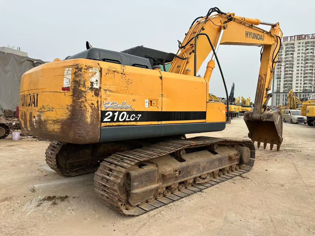Hyundai R210LC-7 - Pelle sur chenille: photos 3 Hyundai R210LC-7 - Pelle sur chenille: photos 3