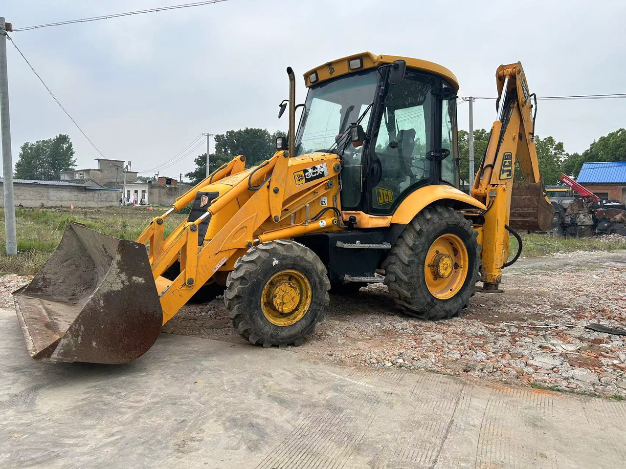 JCB 3CX - Tractopelle: photos 1 JCB 3CX - Tractopelle: photos 1