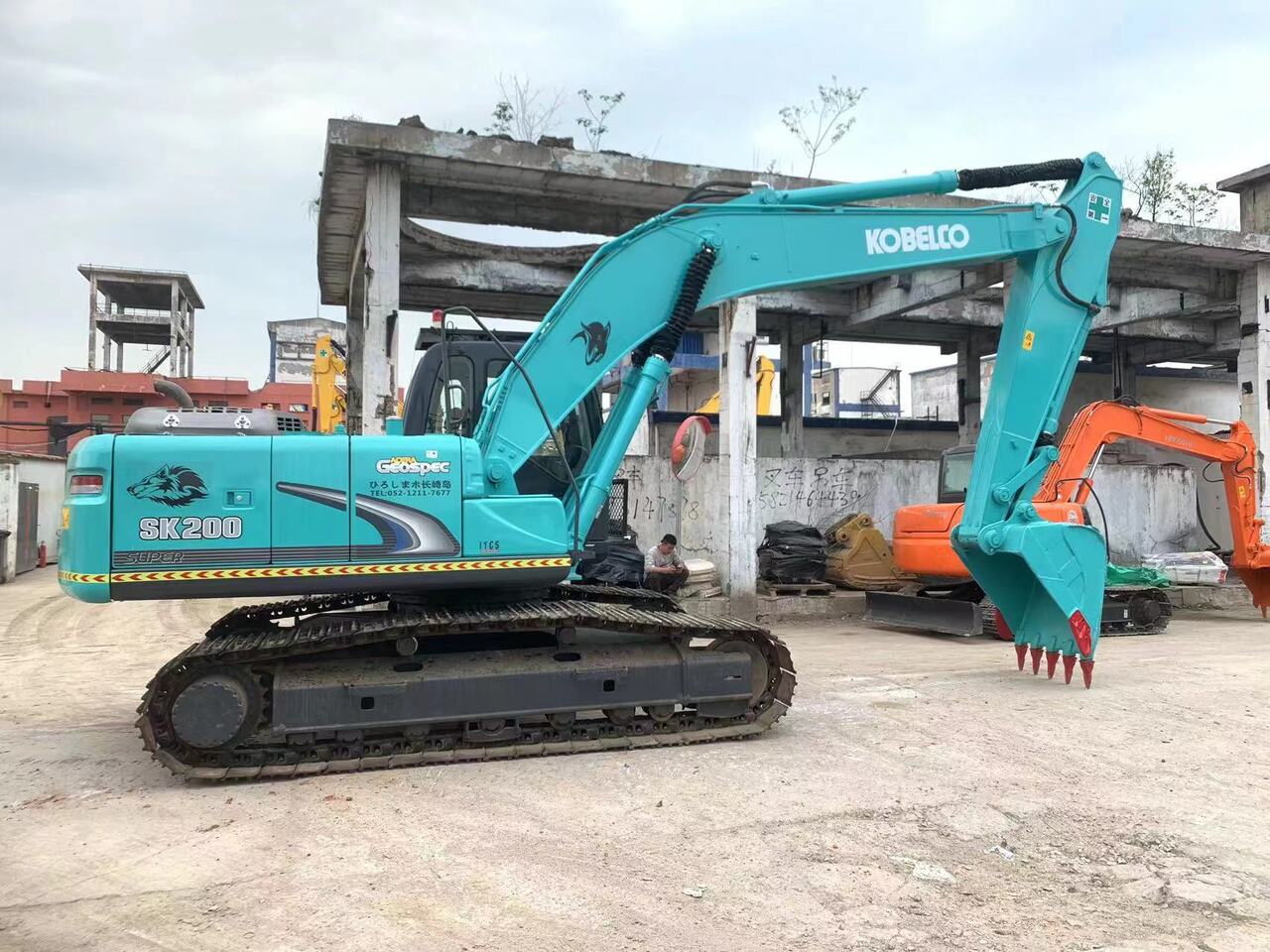 KOBELCO SK200-8 - Pelle sur chenille: photos 1 KOBELCO SK200-8 - Pelle sur chenille: photos 1