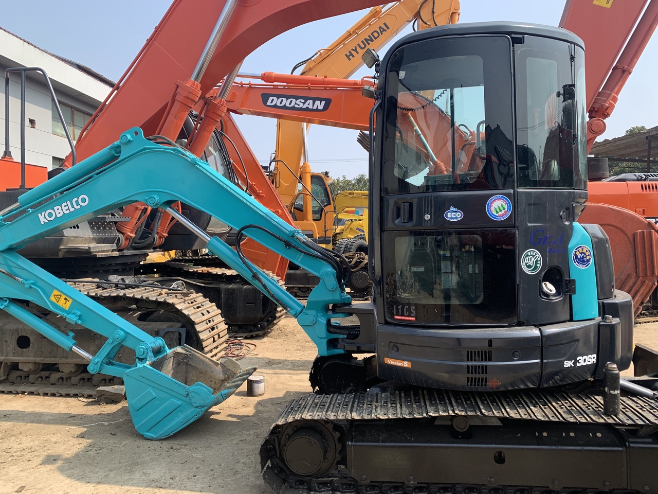 KOBELCO SK30SR - Mini pelle: photos 4 KOBELCO SK30SR - Mini pelle: photos 4