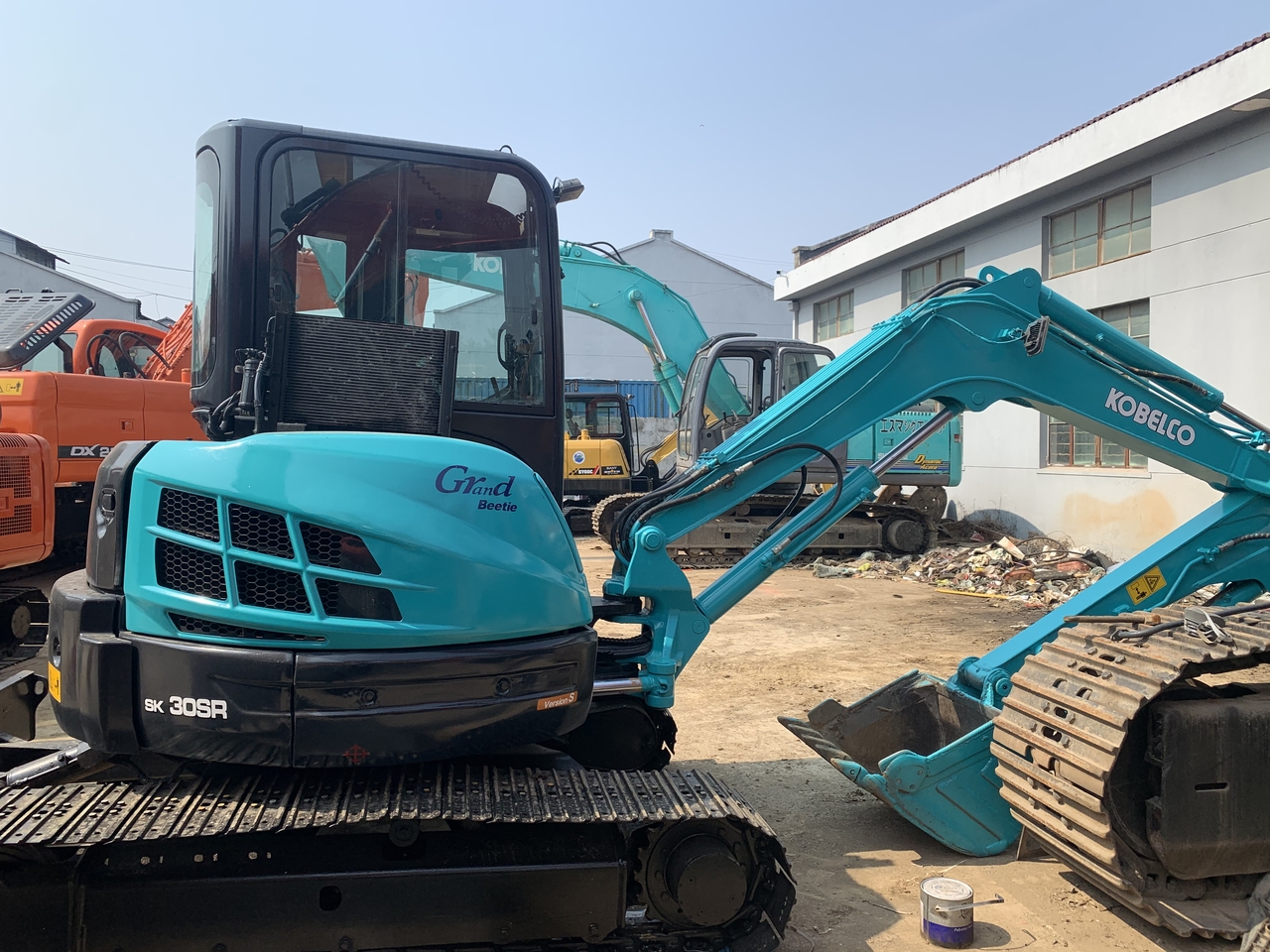 KOBELCO SK30SR - Mini pelle: photos 3 KOBELCO SK30SR - Mini pelle: photos 3