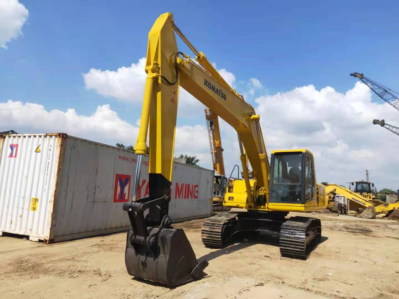 KOMATSU PC200-6 - Pelle sur chenille: photos 2 KOMATSU PC200-6 - Pelle sur chenille: photos 2