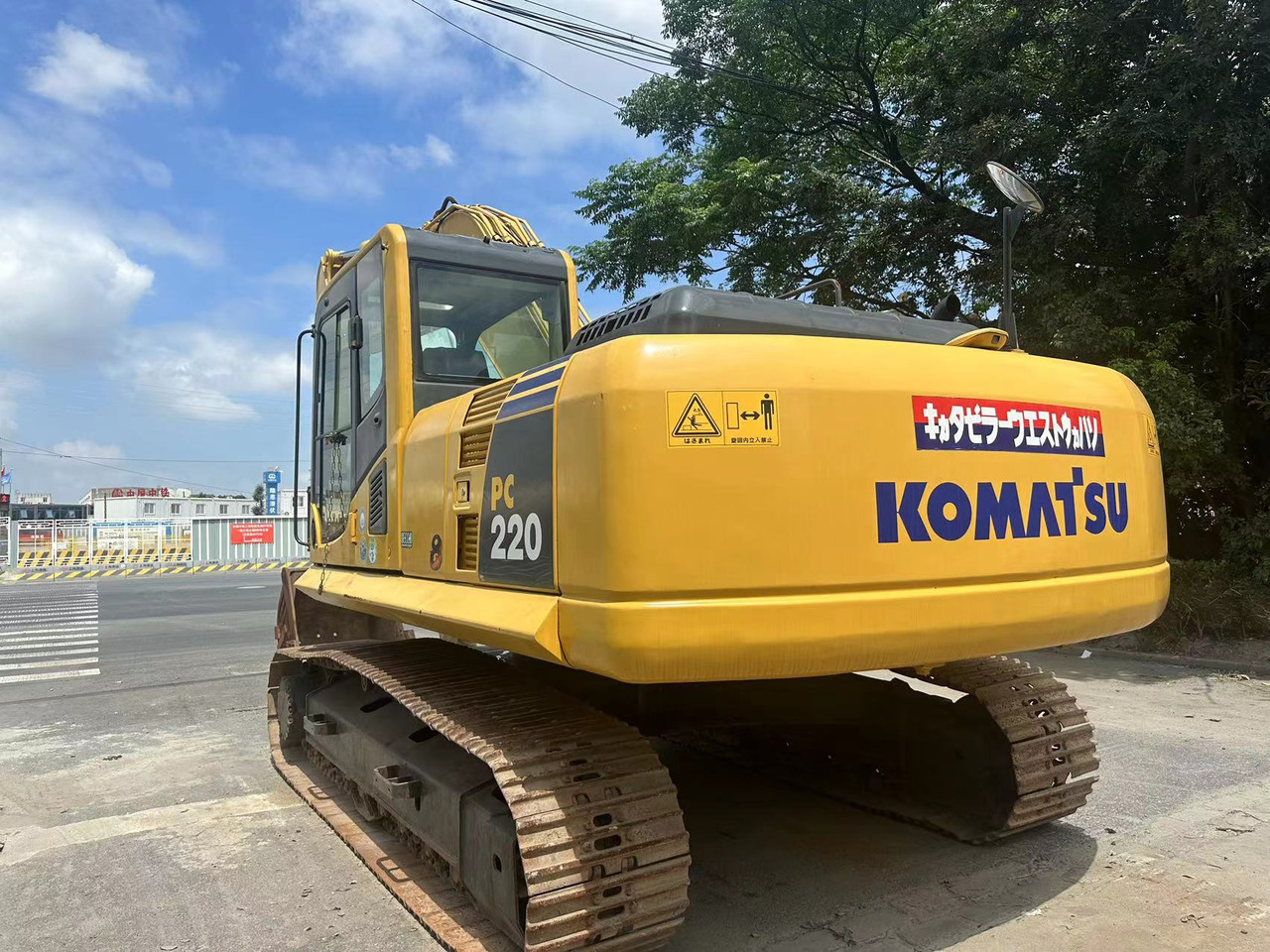 KOMATSU PC220-8 - Pelle sur chenille: photos 5 KOMATSU PC220-8 - Pelle sur chenille: photos 5