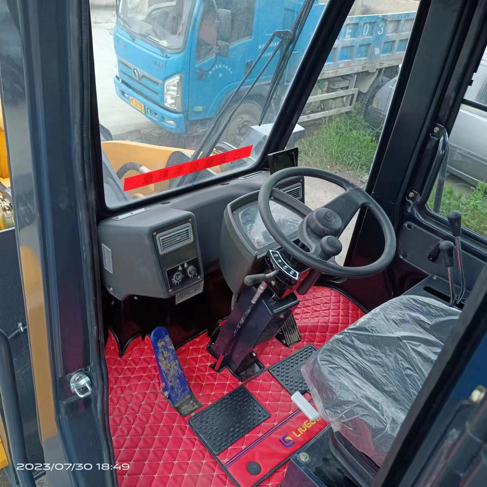 LIUGONG ZL50CN - Chargeuse sur pneus: photos 5 LIUGONG ZL50CN - Chargeuse sur pneus: photos 5