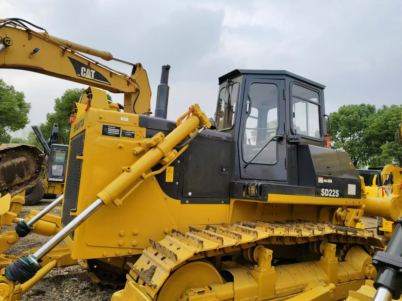 SHANTUI SD22S - Bulldozer: photos 1 SHANTUI SD22S - Bulldozer: photos 1