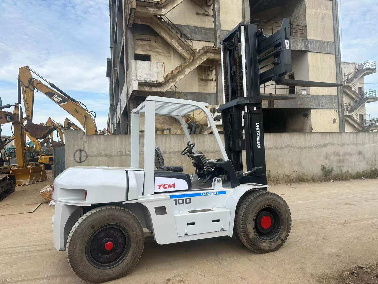 TCM FD100 Z8 - Chariot élévateur: photos 3 TCM FD100 Z8 - Chariot élévateur: photos 3