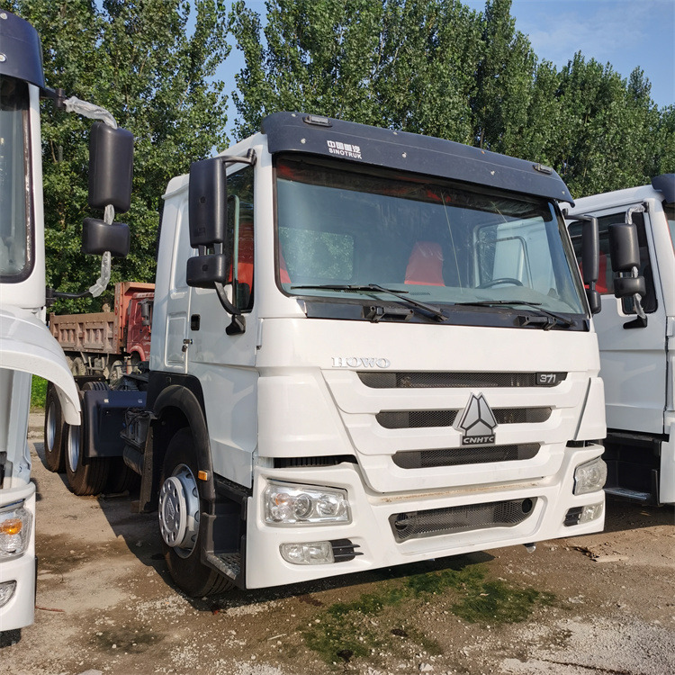 HOWO 6x4 371hp tractor - Tracteur routier: photos 3 HOWO 6x4 371hp tractor - Tracteur routier: photos 3