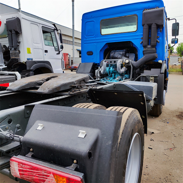 HOWO HOWO 6x4 336 truck tractors-blue - Tracteur routier: photos 4 HOWO HOWO 6x4 336 truck tractors-blue - Tracteur routier: photos 4