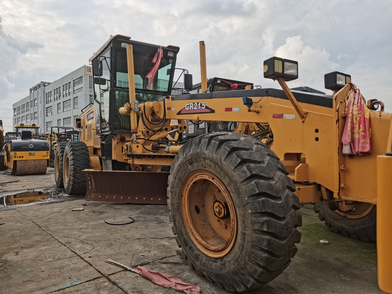 XCMG GR215 - Niveleuse: photos 1 XCMG GR215 - Niveleuse: photos 1