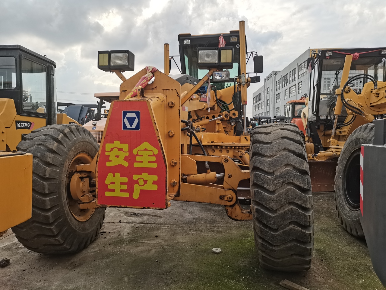 XCMG GR215 - Niveleuse: photos 2 XCMG GR215 - Niveleuse: photos 2