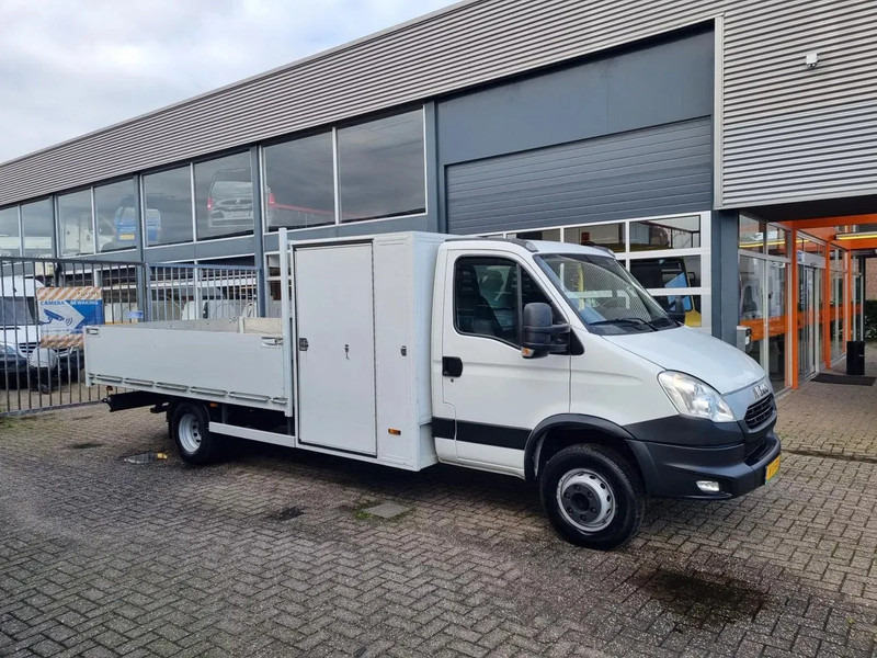 Iveco Daily 70C21 3.0D/ 204PS/ Radstand 475 cm/ Openlaadbak 4m - Utilitaire plateau: photos 1 Iveco Daily 70C21 3.0D/ 204PS/ Radstand 475 cm/ Openlaadbak 4m - Utilitaire plateau: photos 1