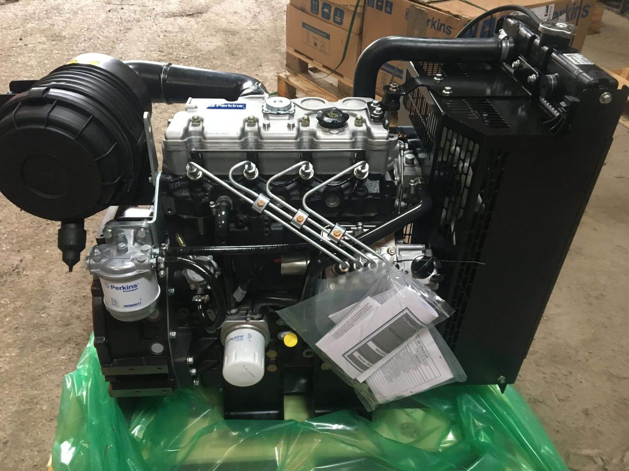 Perkins 404-22 IOPU Engine with Radiator - Moteur pour Engins de chantier: photos 1 Perkins 404-22 IOPU Engine with Radiator - Moteur pour Engins de chantier: photos 1