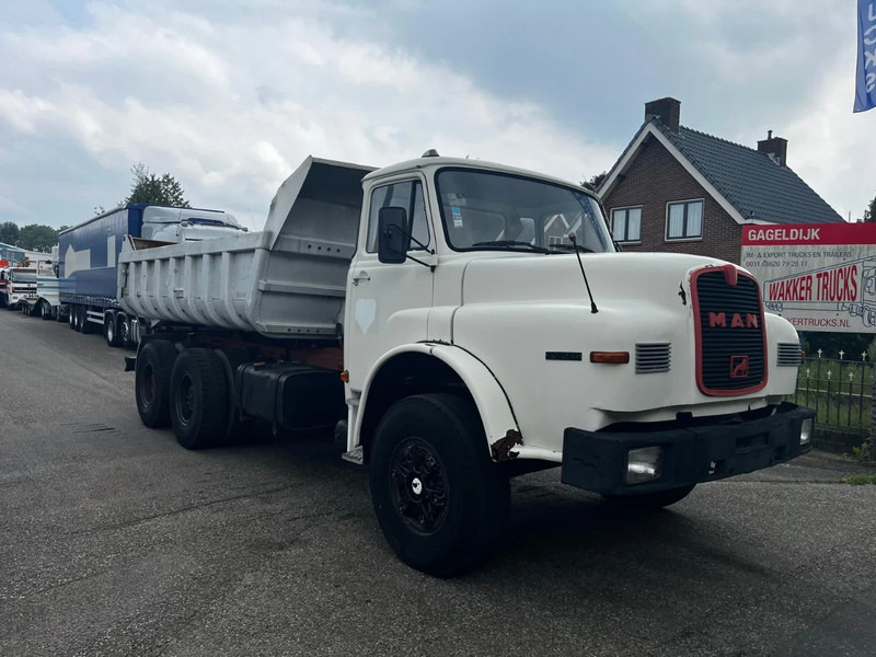 MAN 32.240 6x4 FULL STEEL SPRING KIPPER MANUAL GEARBOX - Camion benne: photos 2 MAN 32.240 6x4 FULL STEEL SPRING KIPPER MANUAL GEARBOX - Camion benne: photos 2