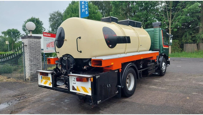 Scania P82 4x2 Tank - Camion citerne: photos 3 Scania P82 4x2 Tank - Camion citerne: photos 3