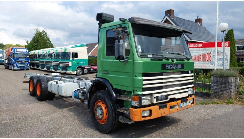 Scania P92 6x2 FULL STEEL MANUAL GEARBOX - Châssis cabine: photos 2 Scania P92 6x2 FULL STEEL MANUAL GEARBOX - Châssis cabine: photos 2