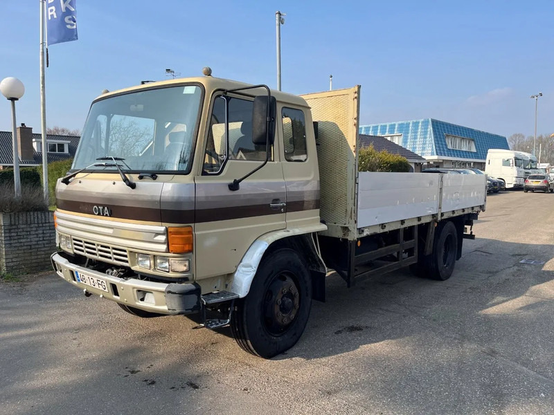 Toyota HINO HINO FF 173 L-W3 - Camion plateau: photos 1 Toyota HINO HINO FF 173 L-W3 - Camion plateau: photos 1