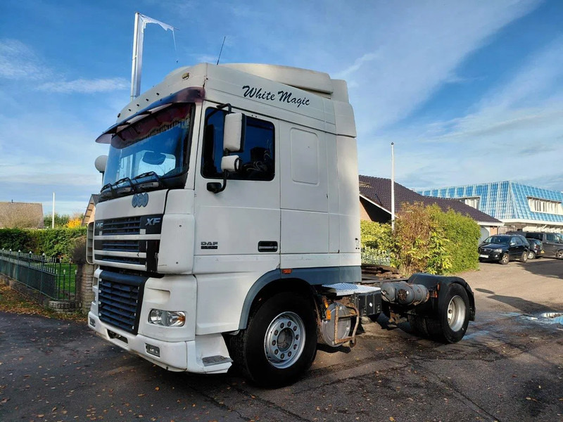 DAF XF 95.430 4x2 MANUAL ZF GEARBOX !! EURO 3 Engine !! - Tracteur routier: photos 1 DAF XF 95.430 4x2 MANUAL ZF GEARBOX !! EURO 3 Engine !! - Tracteur routier: photos 1