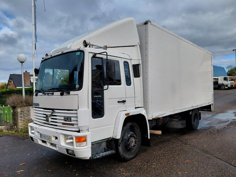 Volvo FL 6 4x2 Box - Camion fourgon: photos 1 Volvo FL 6 4x2 Box - Camion fourgon: photos 1